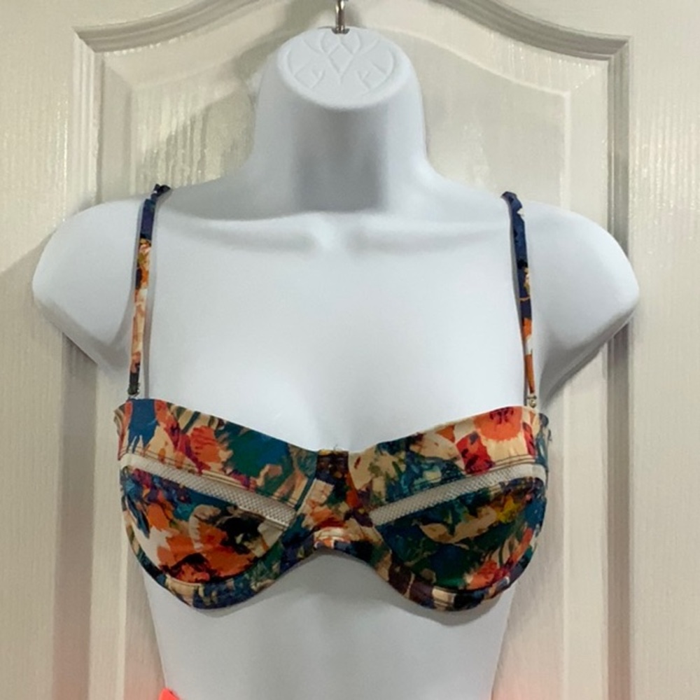 NWT 6 Shore Road Bikini Top